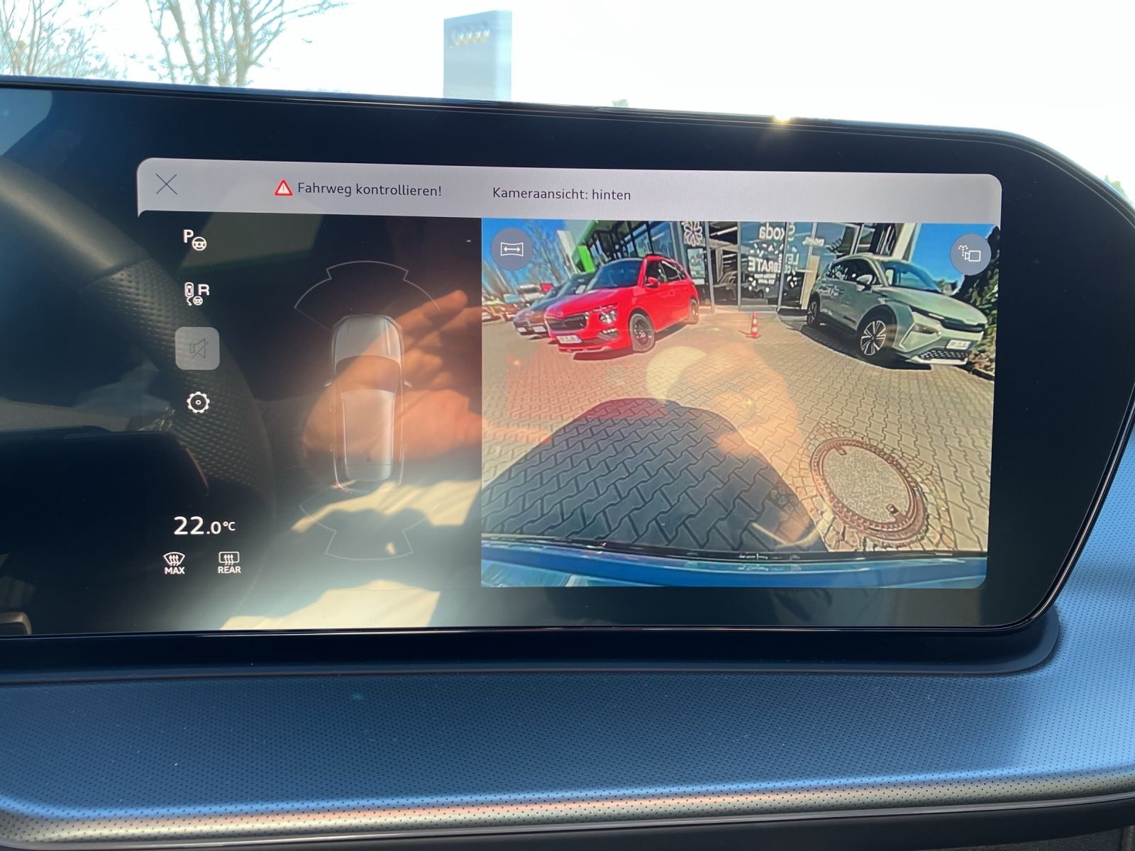 Fahrzeugabbildung Audi Q3 TFSI S tronic MATRIX S line AREA VIEW
