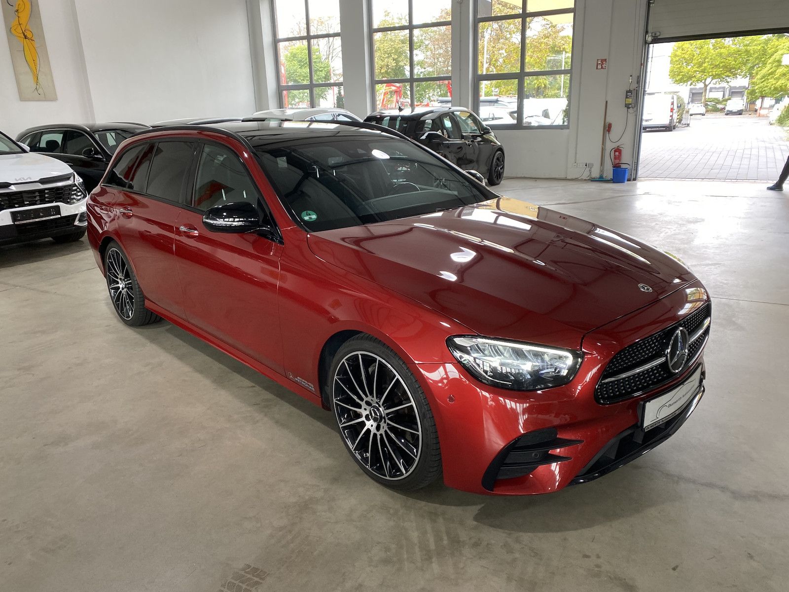 Fahrzeugabbildung Mercedes-Benz E 220 d T AMG/PANO/STHZG/´20/DIS/BUR/AHK/