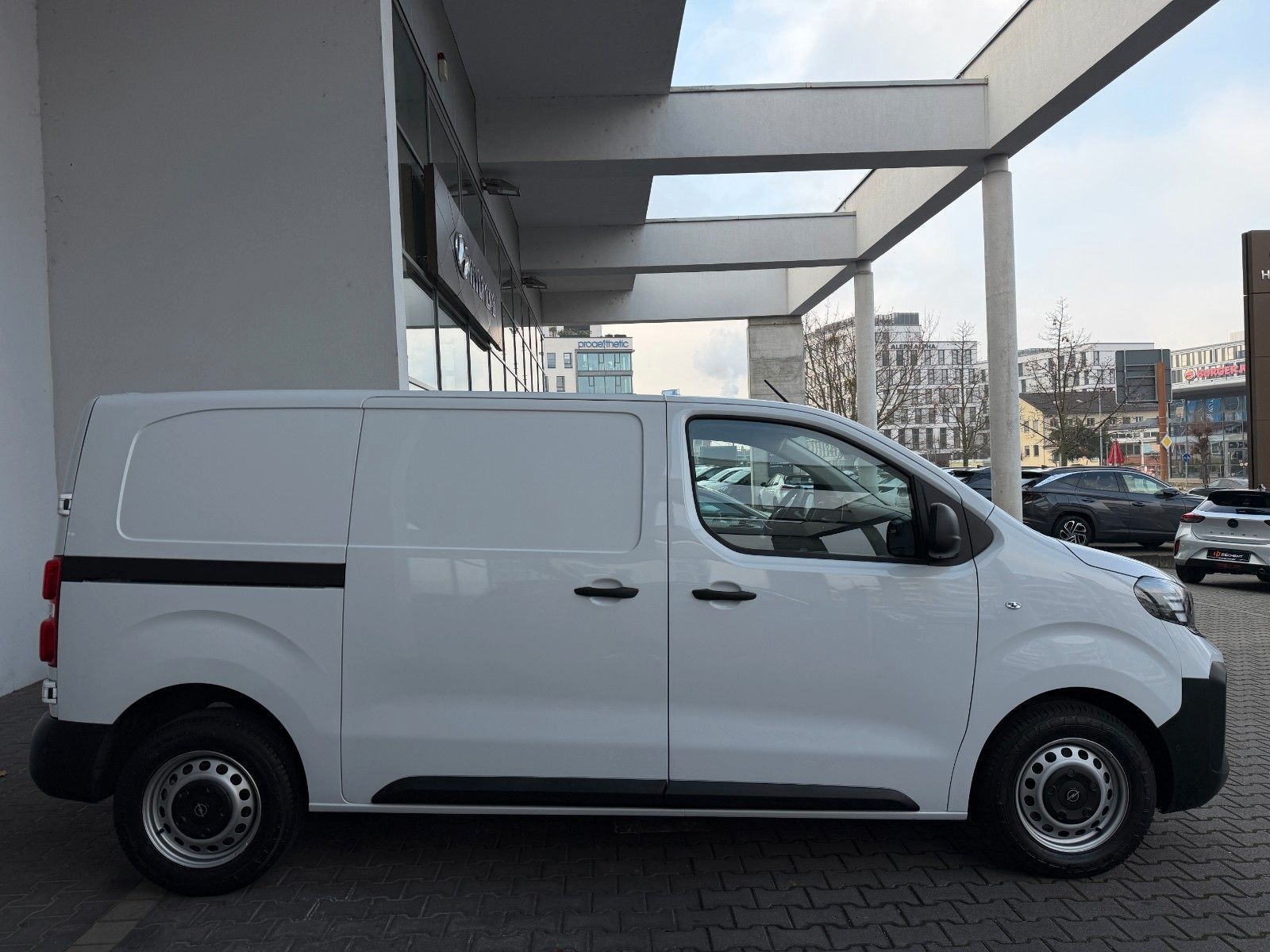 Fahrzeugabbildung Opel Vivaro Kasten 1.5 D (L2) Basis M Kamera,LED,PDC
