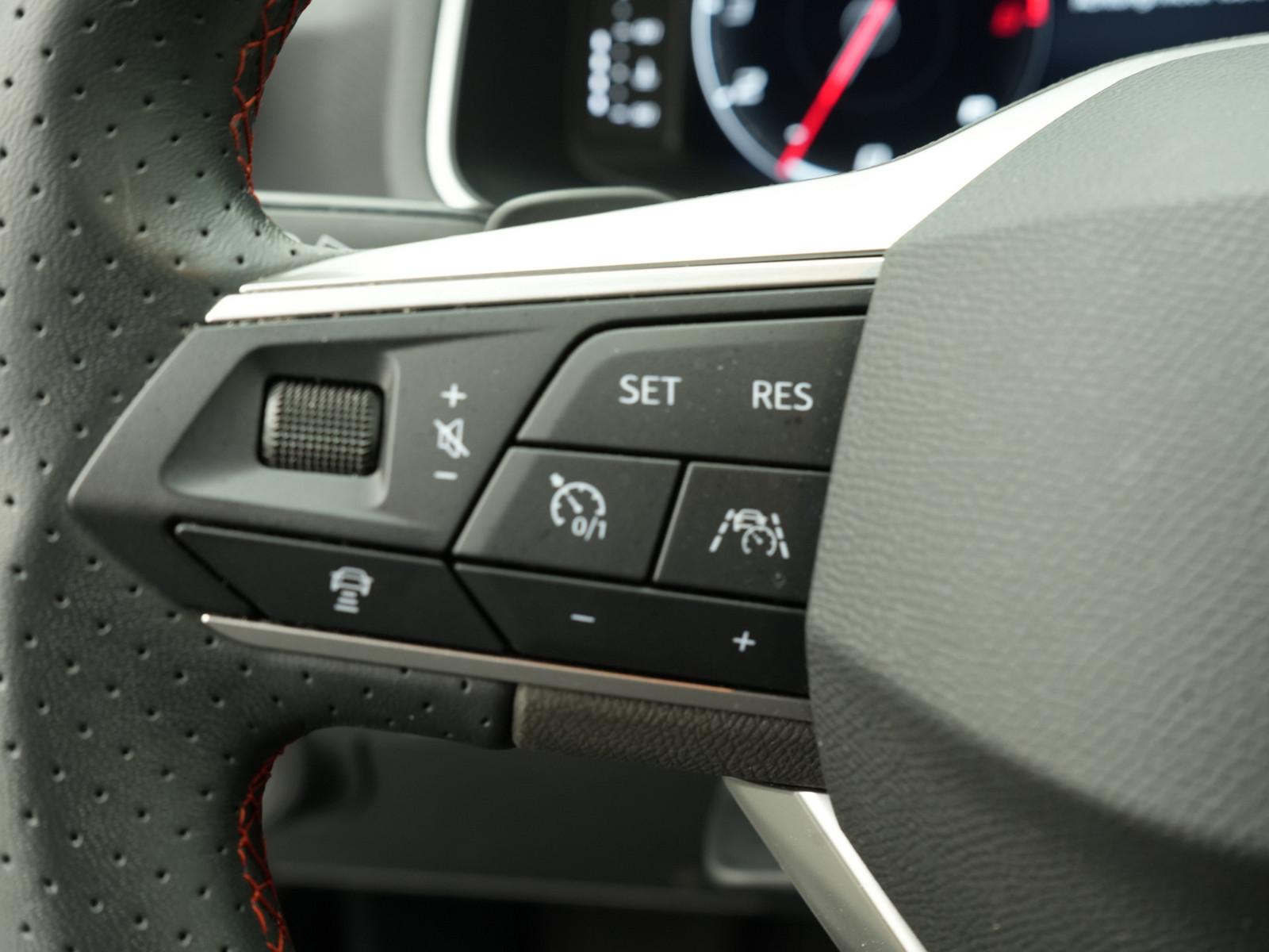 Seat Arona FR DSG KEYLESS PDC KAM ACC NAVI LED VIRT