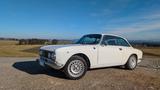 Alfa Romeo GTV - italienische Historie - Alfa Romeo GTV mit Benzin-Antrieb: Leder