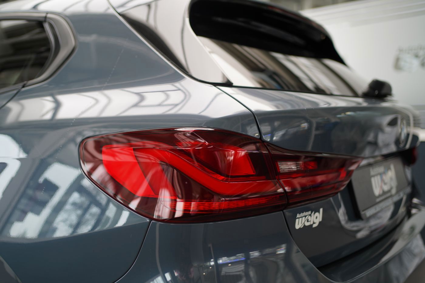 Fahrzeugabbildung BMW 118iA Advantage +LiveCockpitProf+Multi-Sport-Len