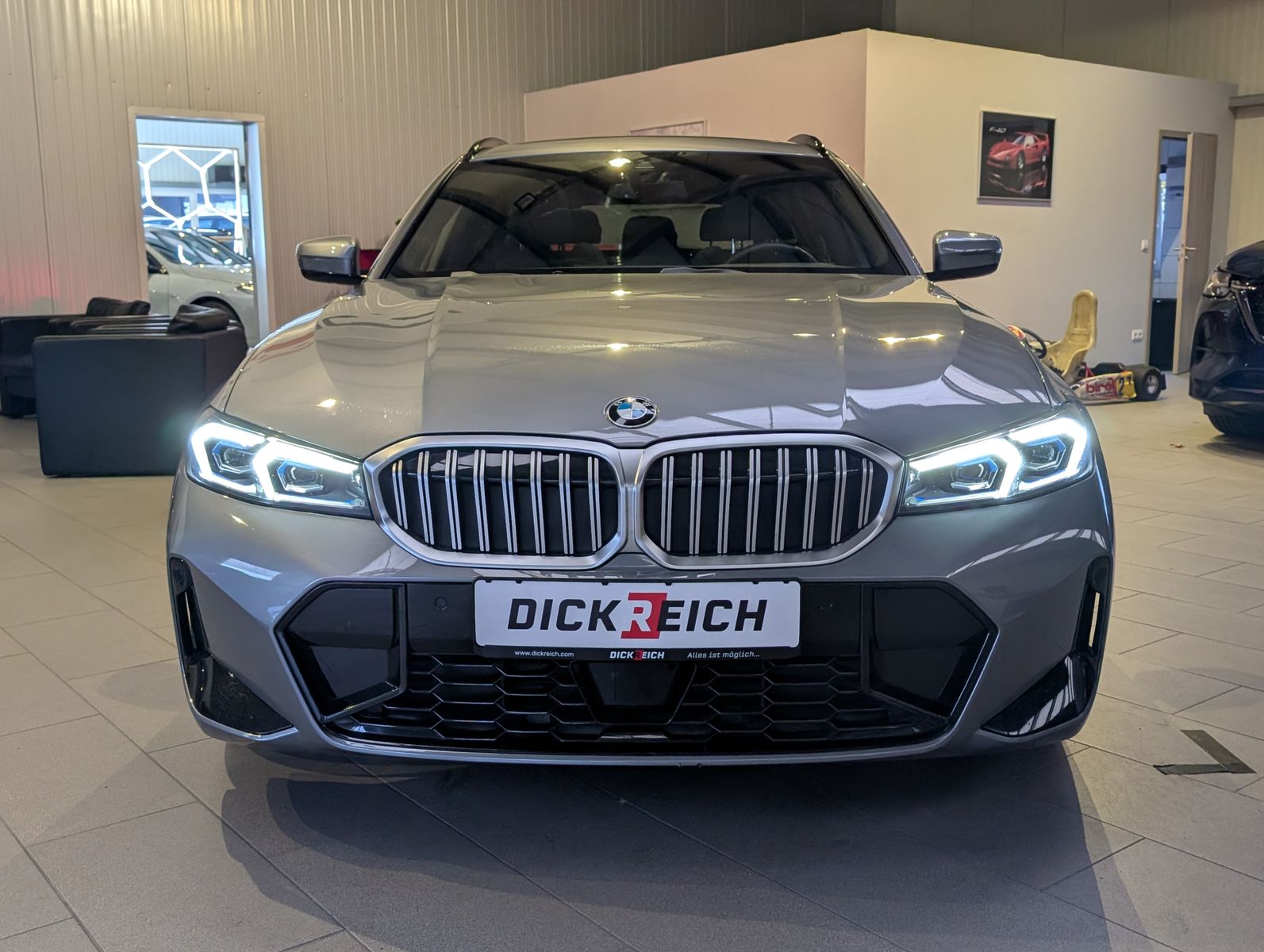 Fahrzeugabbildung BMW 320 d M-Sport Ad-LED ACC Comfort Kamera Pano AHK