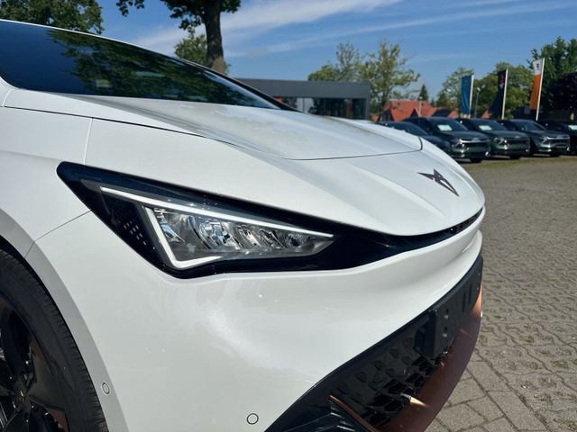 Born / UPE: 54.100,- € / 77kWh HUD StandHZG NAV 
