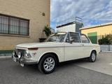 BMW 2002 - BMW 2002 Oldtimer mit Benzin-Antrieb