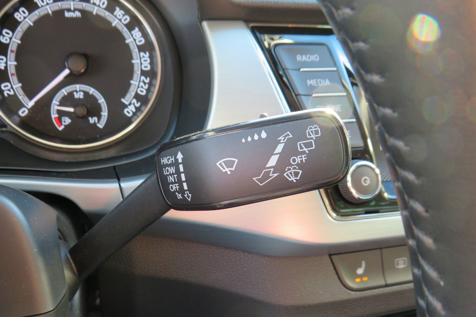 Fahrzeugabbildung SKODA Fabia Combi Ambition GRA SITZH. APP-CONNECT 1.HD