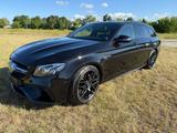 Mercedes-Benz E 63 AMG Mercedes-AMG E 63 4MATIC+ T Autom. ...