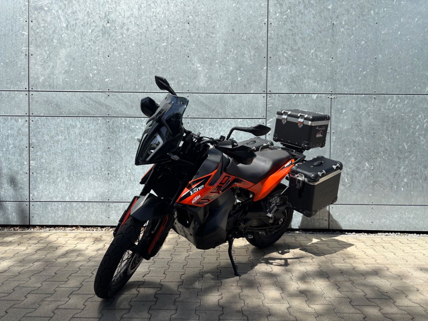 Fahrzeugabbildung KTM 890 Adventure Kofferset Quickshifter Tempomat