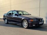 BMW 320i M-Sportpaket Daytona SSD H-Zulassung 1Hd. - BMW 320 aus 1995: 320i