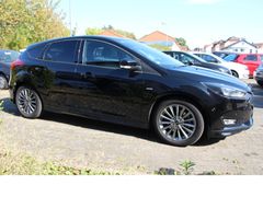 Fahrzeugabbildung Ford Focus Lim ST-Line *Navi*Winter-Paket*Active-Park