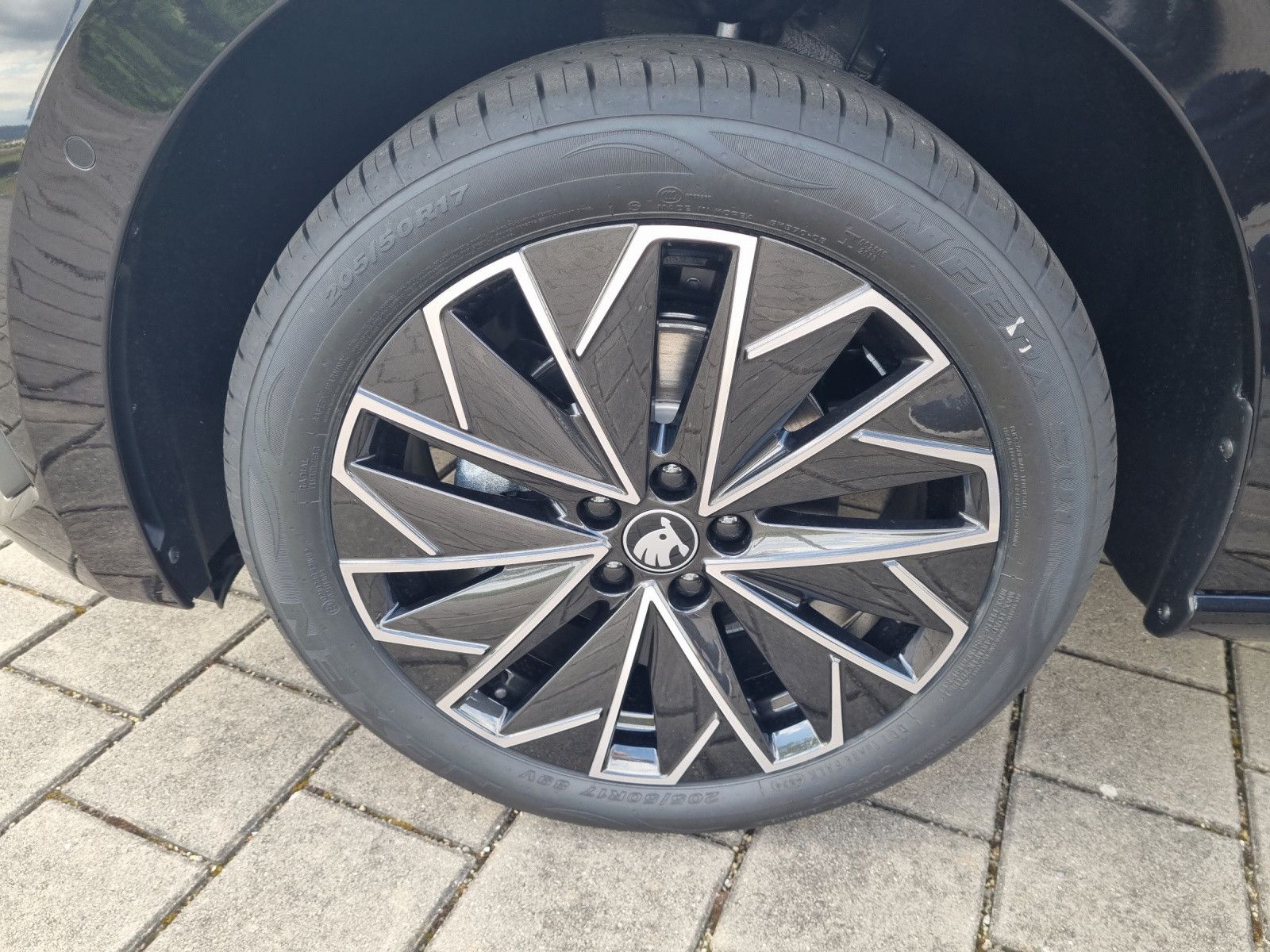 Fahrzeugabbildung SKODA Scala Tour 1,0 TSI 85KW/115PS Fahrassitenz+ Komf