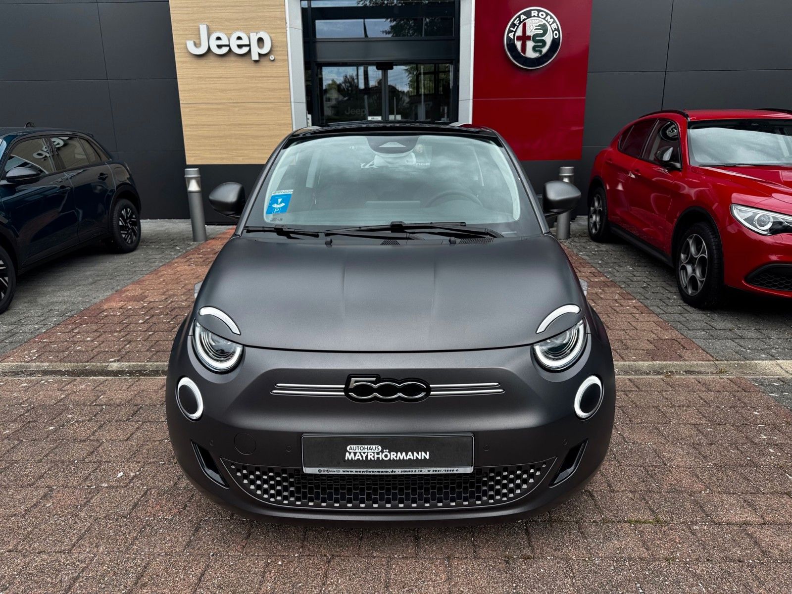 Fahrzeugabbildung Fiat 500e  3+1 Icon MATT NAVI KAMERA LED KLIMAAUT.