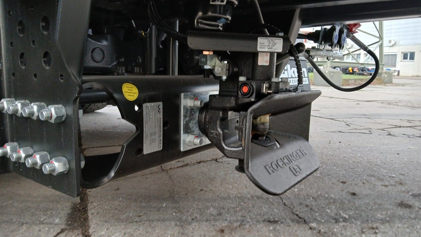 Fahrzeugabbildung DAF FAN XG 480 Swing-Board-Aufbau Mitnahmestapler