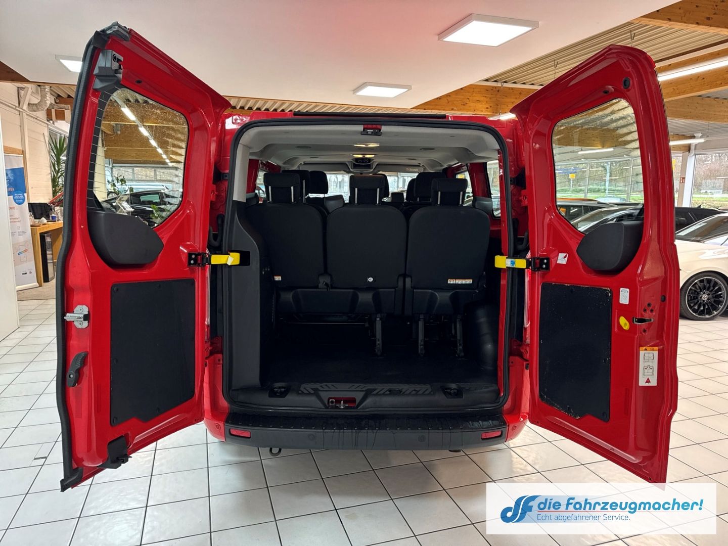 Fahrzeugabbildung Ford Transit Custom Tourneo Kombi 320 L1 Trend *6145