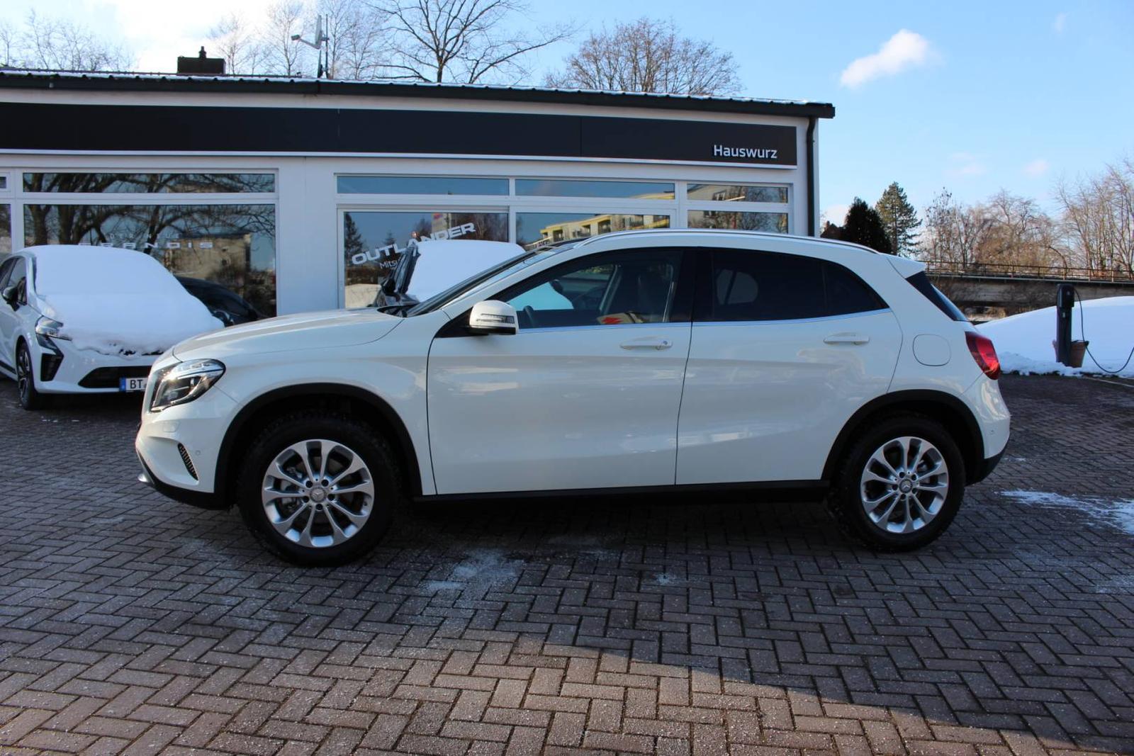 Mercedes-Benz GLB 180
