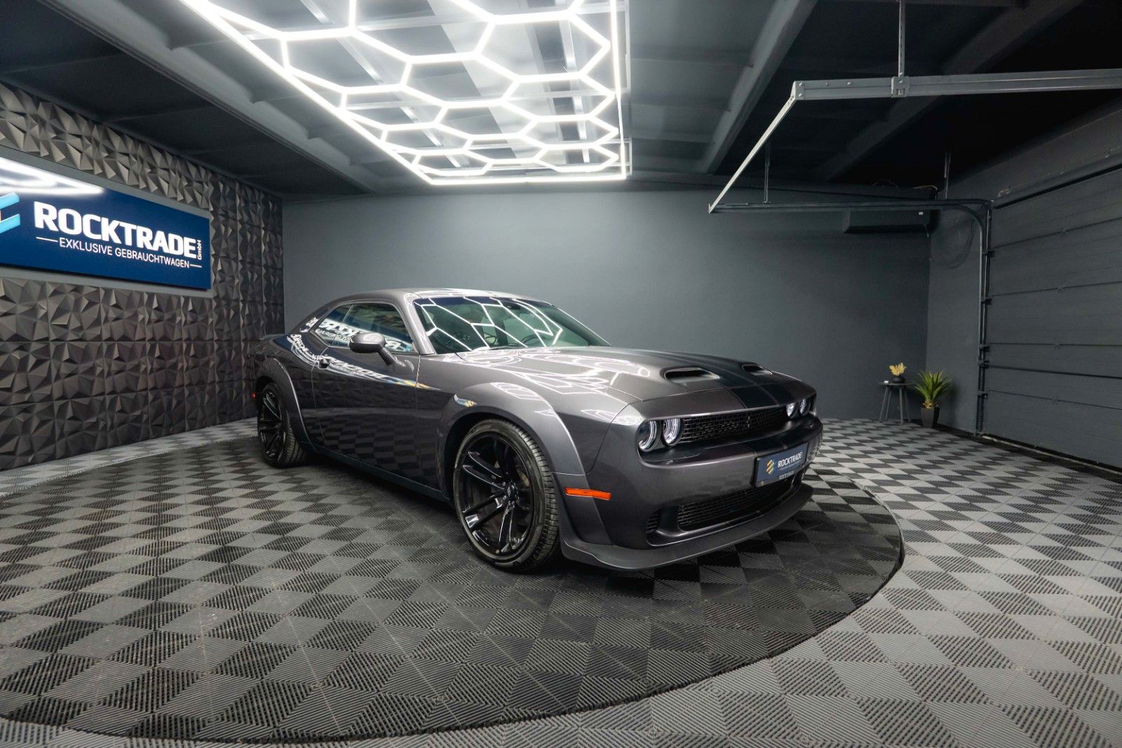 Fahrzeugabbildung Dodge Challenger 5.7 V8 R/T SRT WIDE BODY Super Track