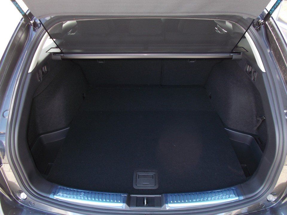 Fahrzeugabbildung Mazda 6 Center-Line G-165 AT NAVI ACAA HUD 360° VOLL-L