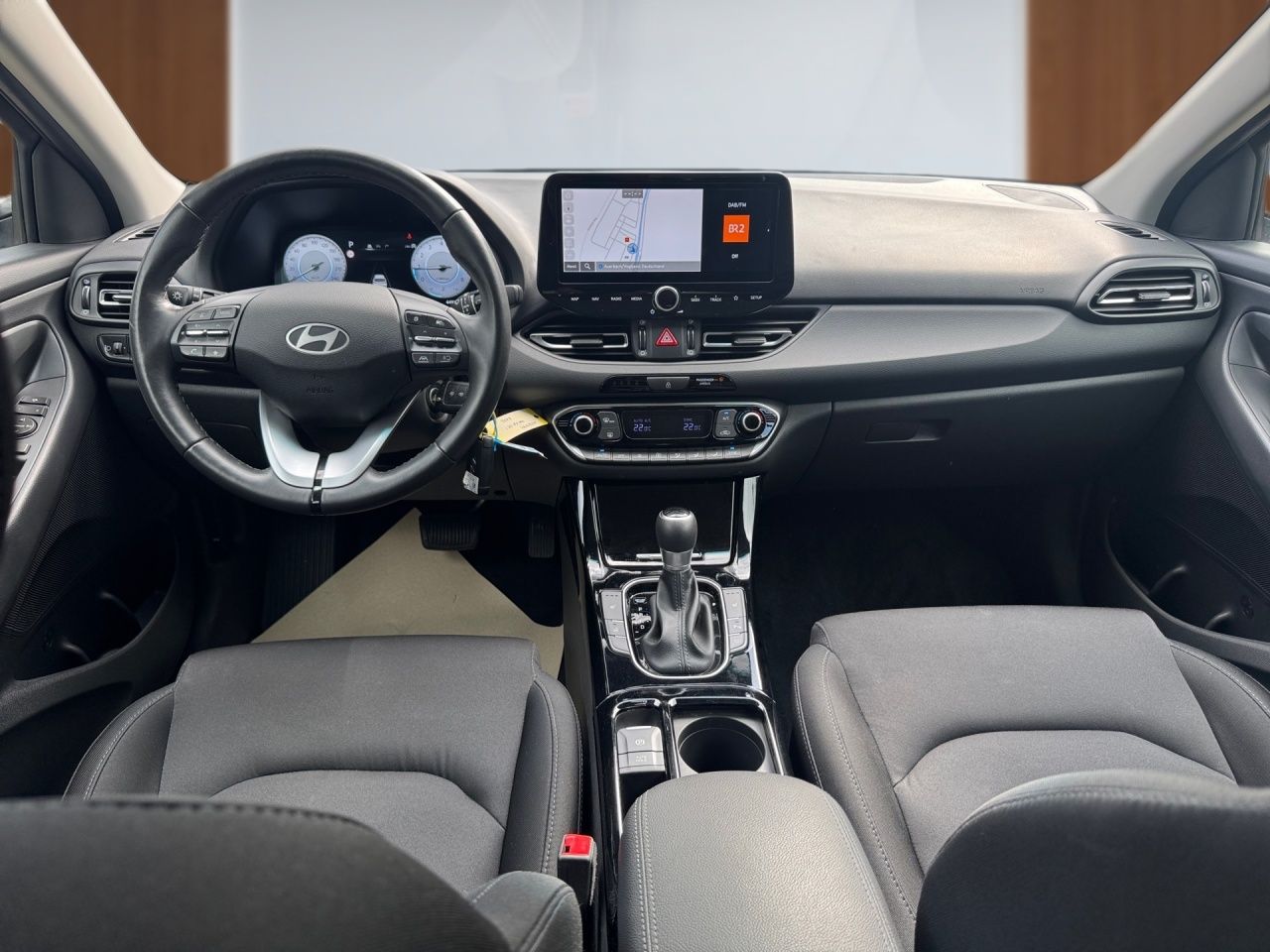 Fahrzeugabbildung Hyundai i30 PRIME KAM*LED*NAVI*SHZ*LHZ*PDC*CARPL*2Z-KLIM