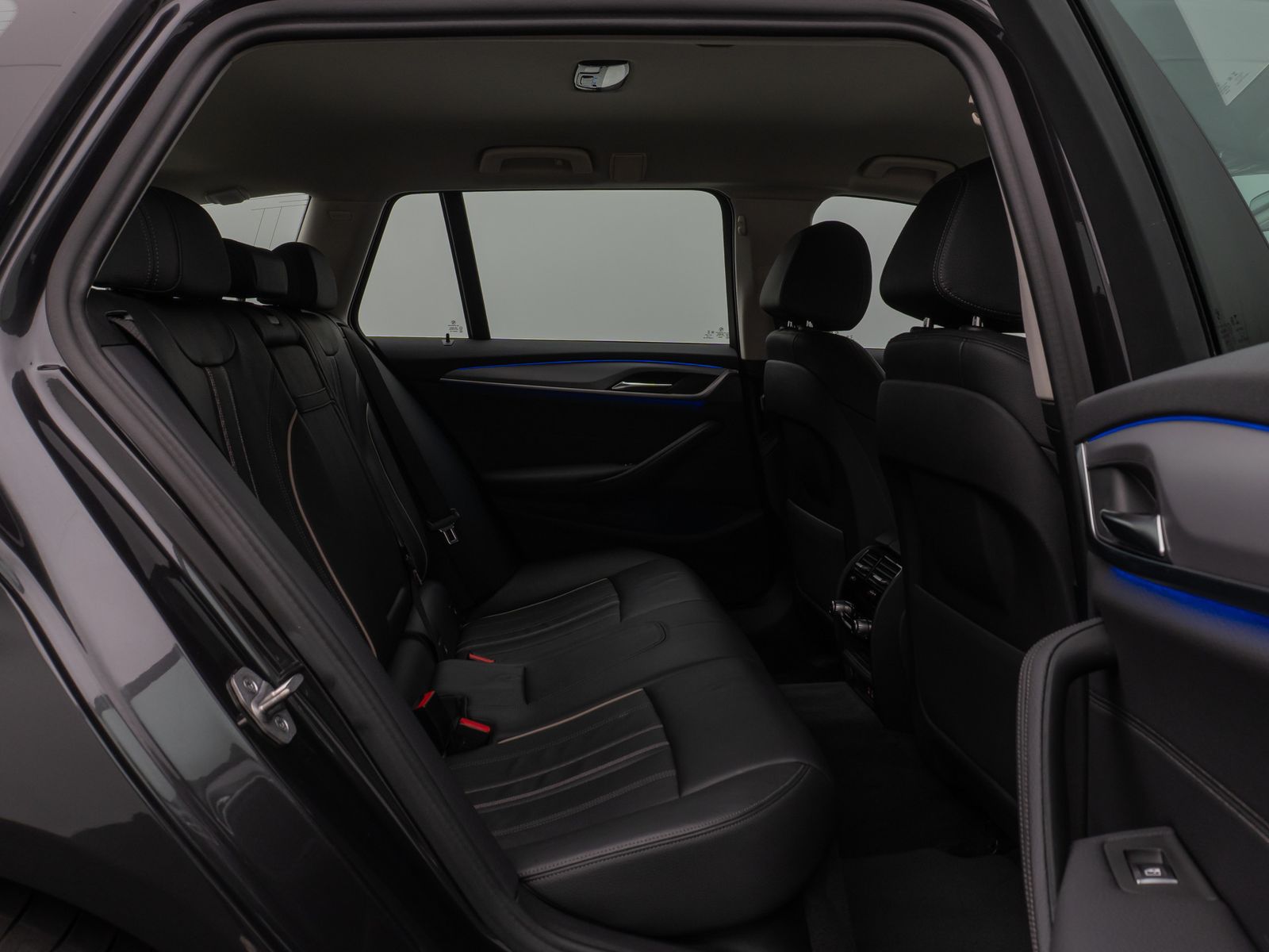 Fahrzeugabbildung BMW 520d Kamera DAB CockPitPro Alarm Sport Leder LED