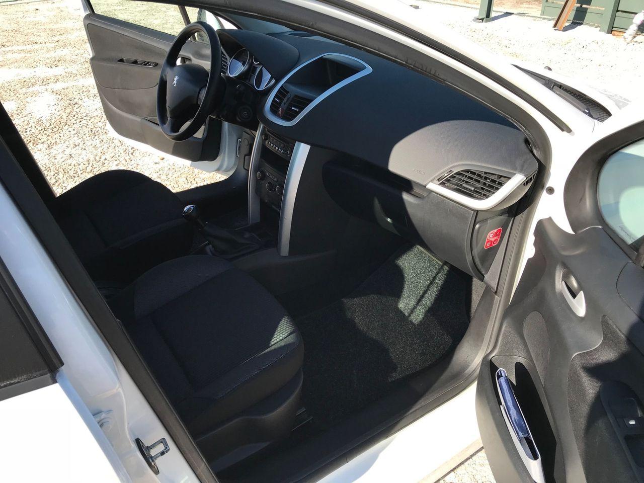 Peugeot 207 2013 — photo 15