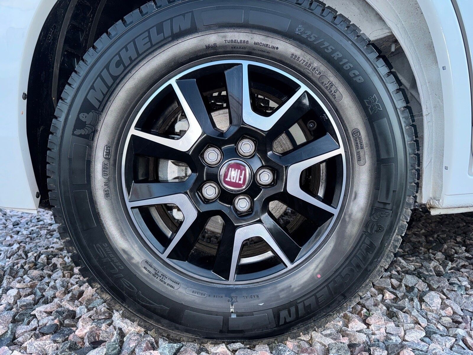 Fahrzeugabbildung Eura Mobil Van V 635 EB Radio DAB, Fahrassistenzpaket, RFK