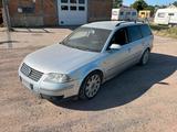 Volkswagen VW Passat 2.0 BJ 2002 130 PS - Volkswagen Passat aus 2002: Kombi