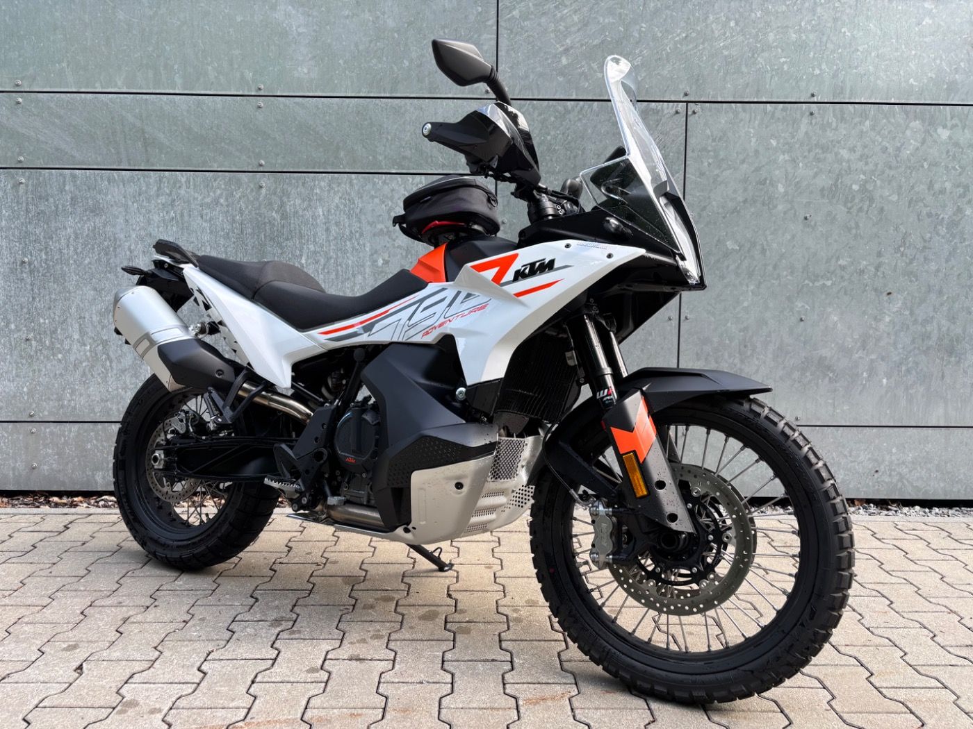 Fahrzeugabbildung KTM 790 Adventure 2024