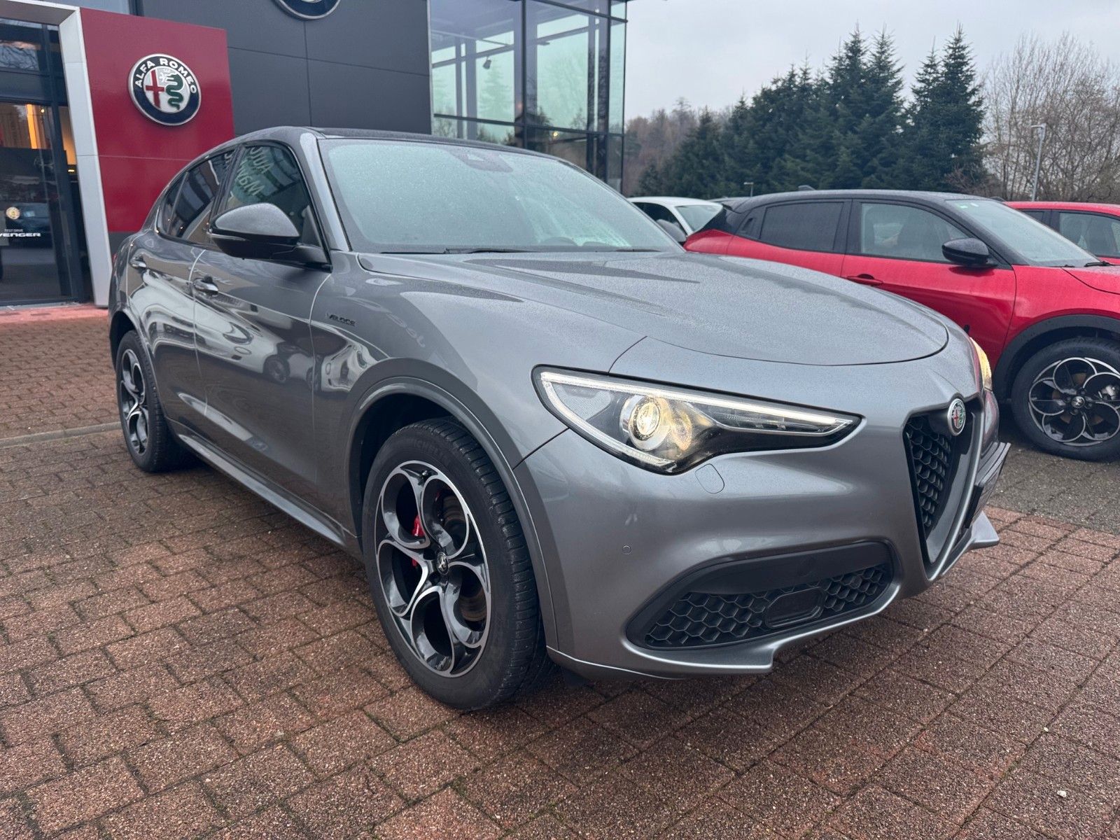 Fahrzeugabbildung Alfa Romeo Stelvio Veloce 210PS Memory Glasdach Kamera Navi