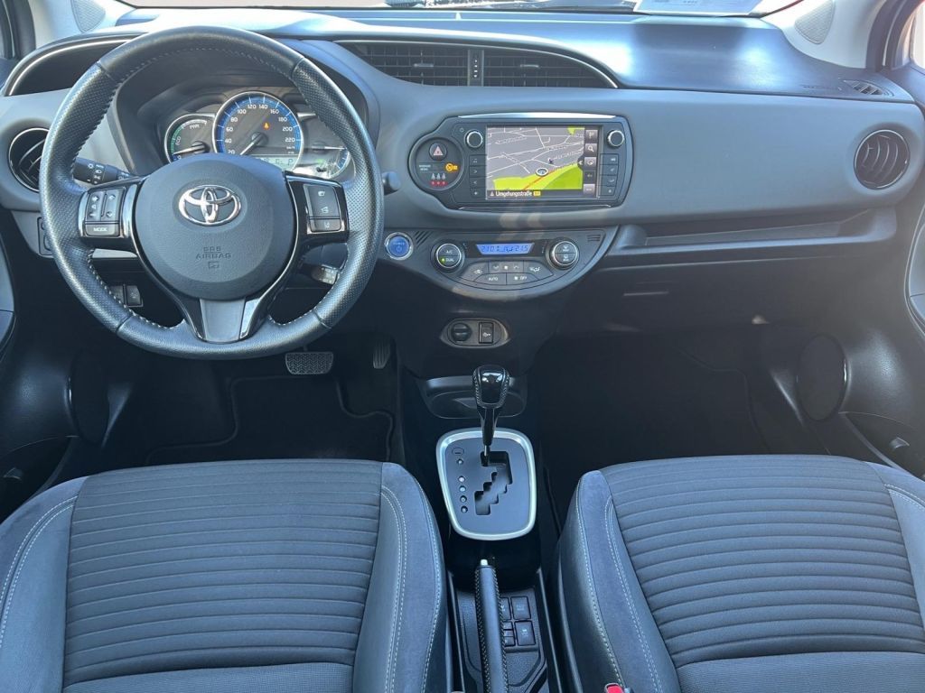 Fahrzeugabbildung Toyota Yaris Hybrid 1.5 VVT-i Lounge