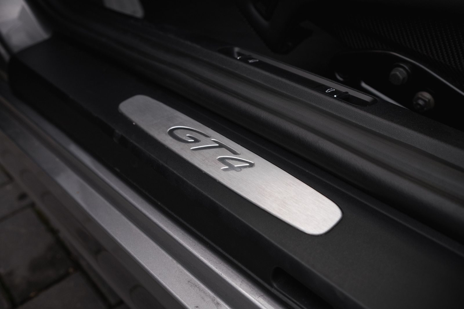 Fahrzeugabbildung Porsche Cayman 981 GT4- prom. Vorbesitz - MR Kit - 460PS