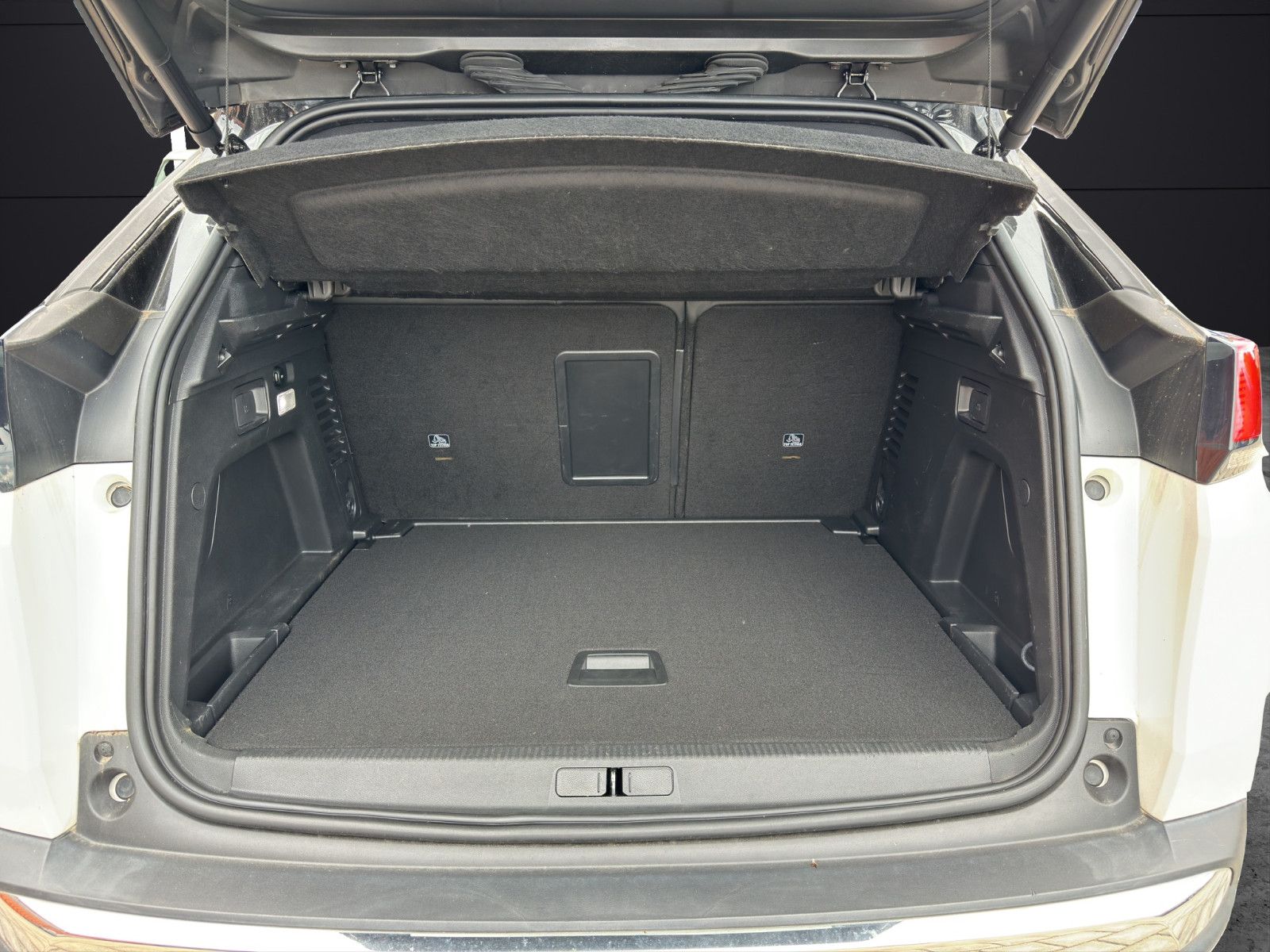 Fahrzeugabbildung Peugeot 3008 Allure*GT-Line*Navi*Pano*Spur*Totwinkel*360