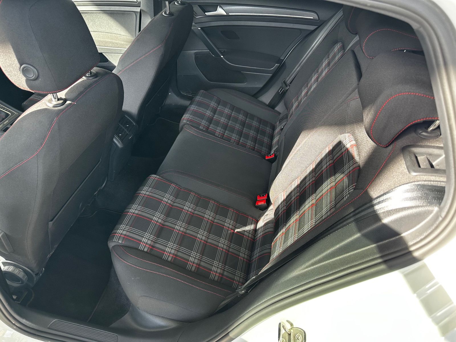 Volkswagen Golf VII 2.0TSi GTI Performance BMT/Start-Stopp — Bild 21