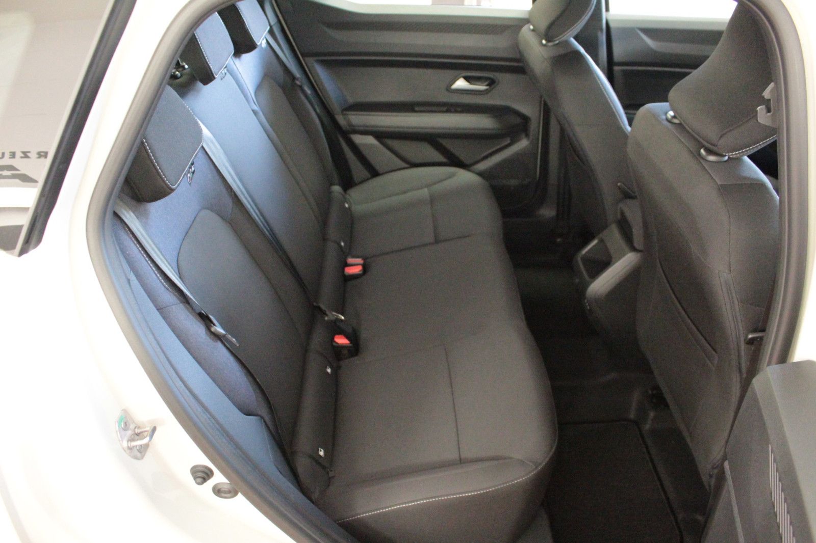 Fahrzeugabbildung Dacia Duster hybrid 140 Expression *Winterpaket*