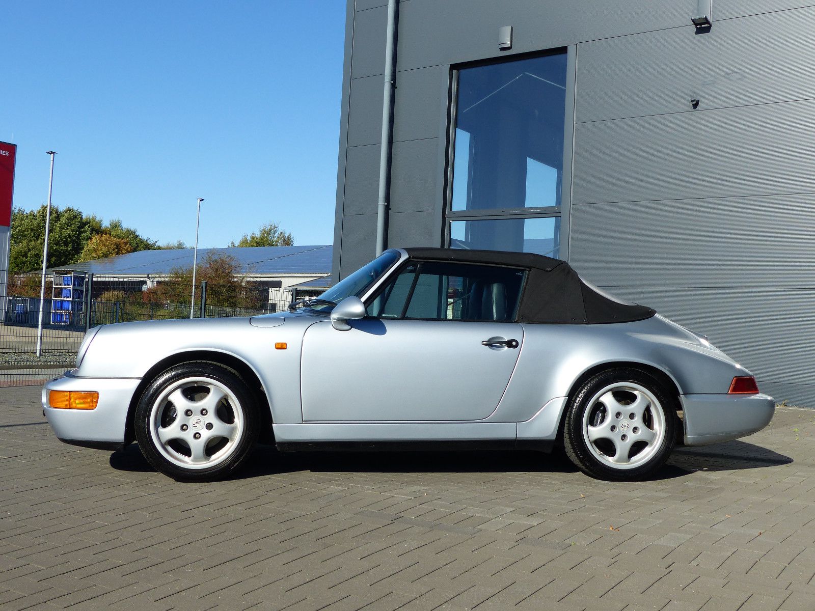 Fahrzeugabbildung Porsche 964 Carrera 4 Cabriolet