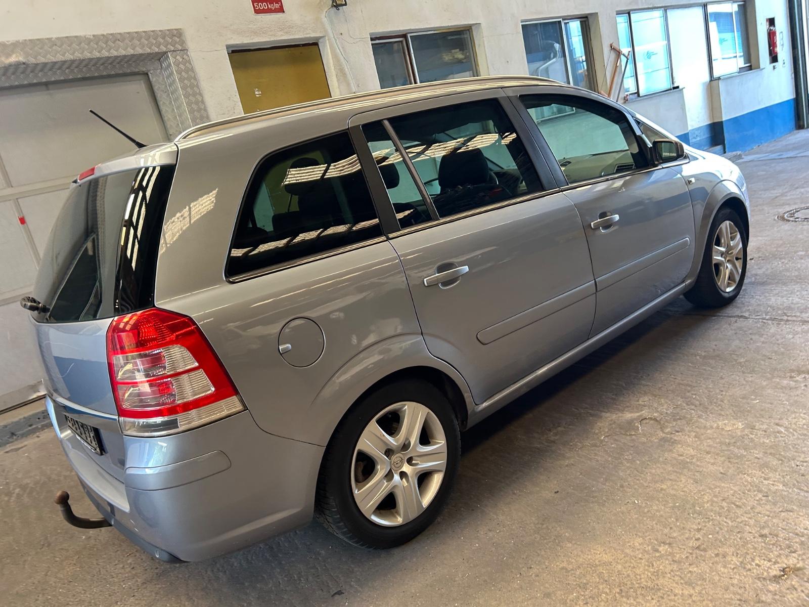 Opel Zafira 1.8 mit 7 Sitze TÜV Juli/2026
