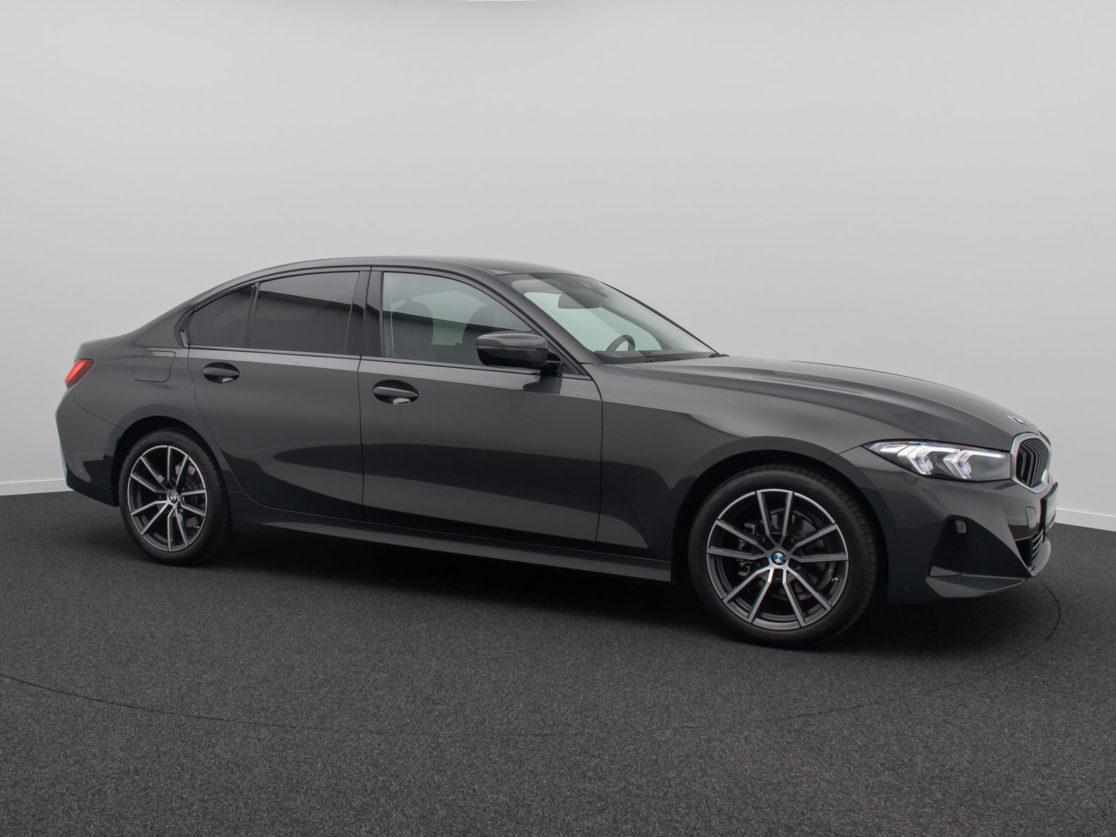 Fahrzeugabbildung BMW 318d Sport Leder DAB Individual DrivAssis 18Zoll