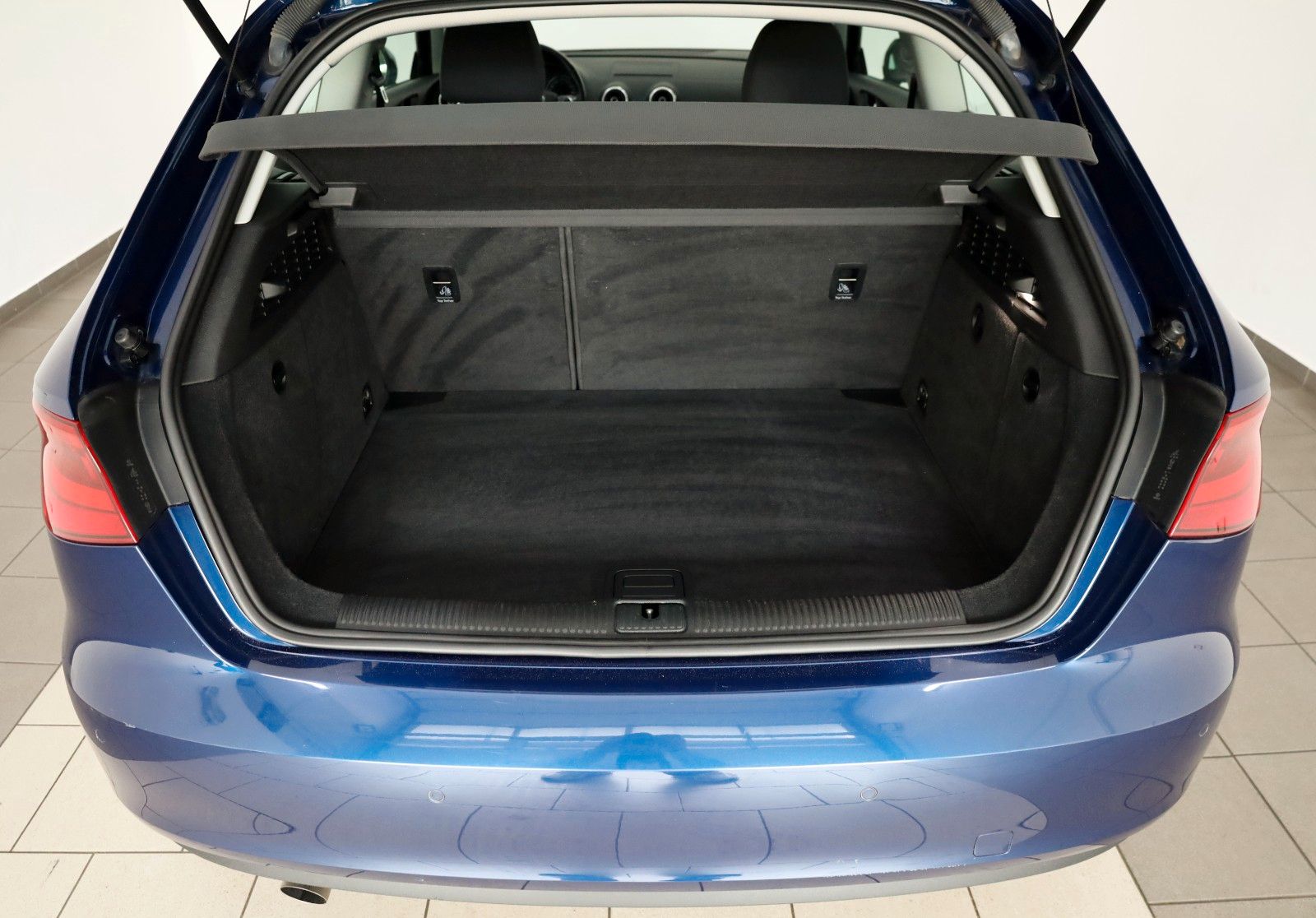 Fahrzeugabbildung Audi A3 attraction Navi,Xenon,SH,PDC,SR+WR