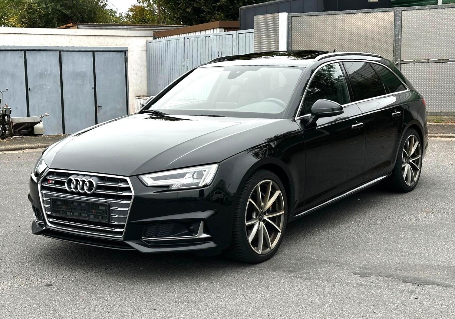 Audi S4 Avant 3.0 TFSI quattro *LED*MASSAGE*ACC*SPUR*