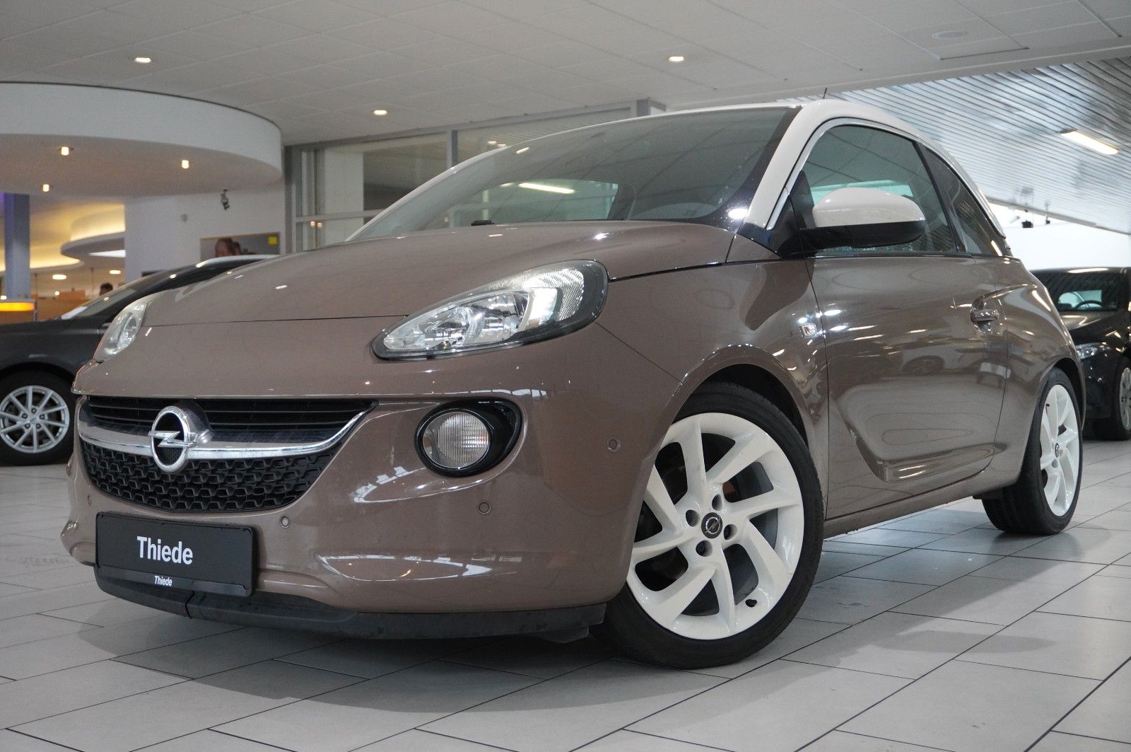 Fahrzeugabbildung Opel Adam 1.4 SLAM LED/KLIMA/PDC/WINTER/SPORT/TEMP.