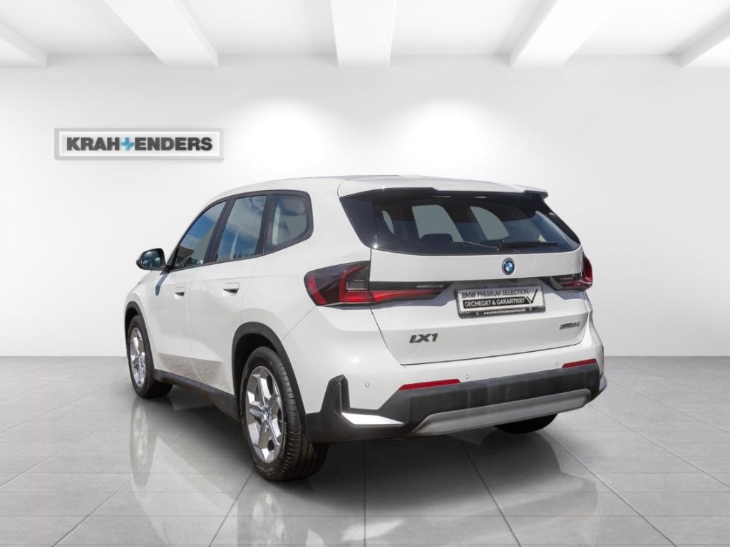 BMW iX1 xDrive30 Panorama Navi HUD RFK eSitze PDCv h foto 3