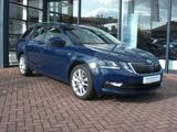 Skoda Octavia Combi 2.0 TDI Drive LED NAVI PDC SHZ - Skoda Octavia Drive mit Diesel-Antrieb