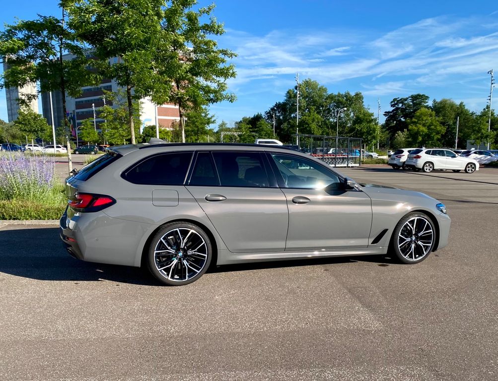 Image of BMW 530