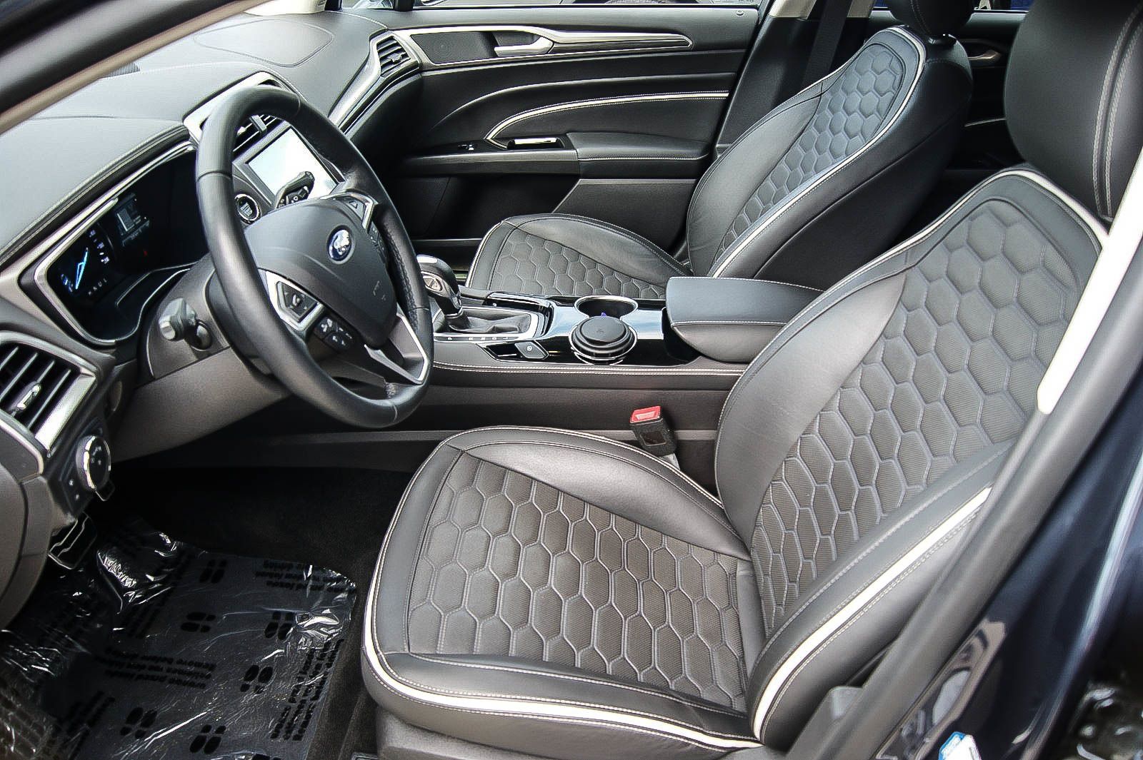 Fahrzeugabbildung Ford Mondeo Turnier 2.0 Hybrid Vignale 1.HAND ANHÄNZV