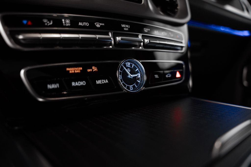 G 350 d BLACK/BLACK AMG LINE SUNROOF MASSAGE 20" - Bild 19