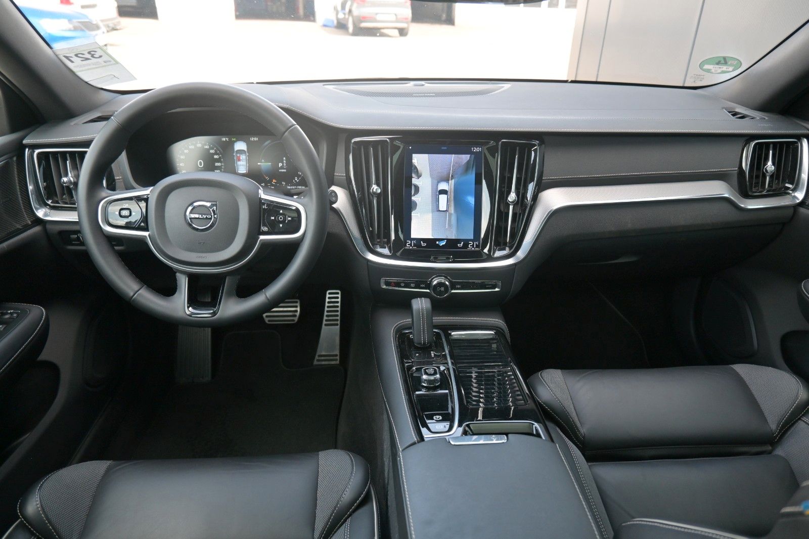 Fahrzeugabbildung Volvo Volvo V60 Recharge T8 AWD R-Design*PANO*360°*H/K