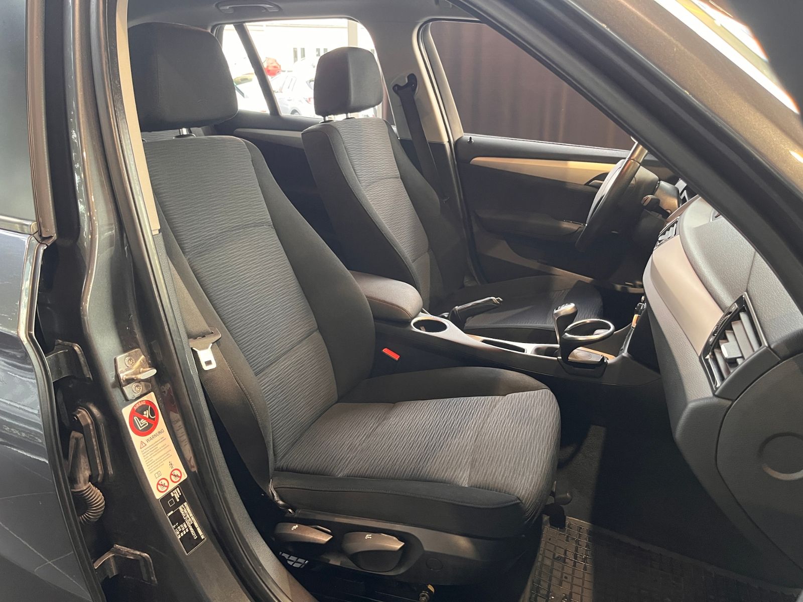 Fahrzeugabbildung BMW X1 18 i sDrive KLIMA SHZ