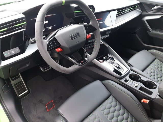 Fahrzeugabbildung Audi RS 3 Sportback Matrix SONOS Pano HUD 280kmh