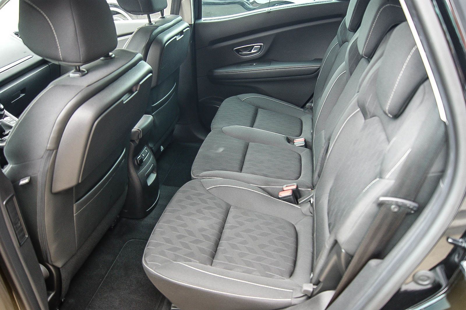 Fahrzeugabbildung Renault Scenic IV Limited DeLuxe NAVI R-Link2 KAMERA 20