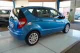 Mercedes-Benz A 150 KLIMAANLAGE / SITZHEIZUNG / TÜV AU NEU - blaue Mercedes-Benz A 150