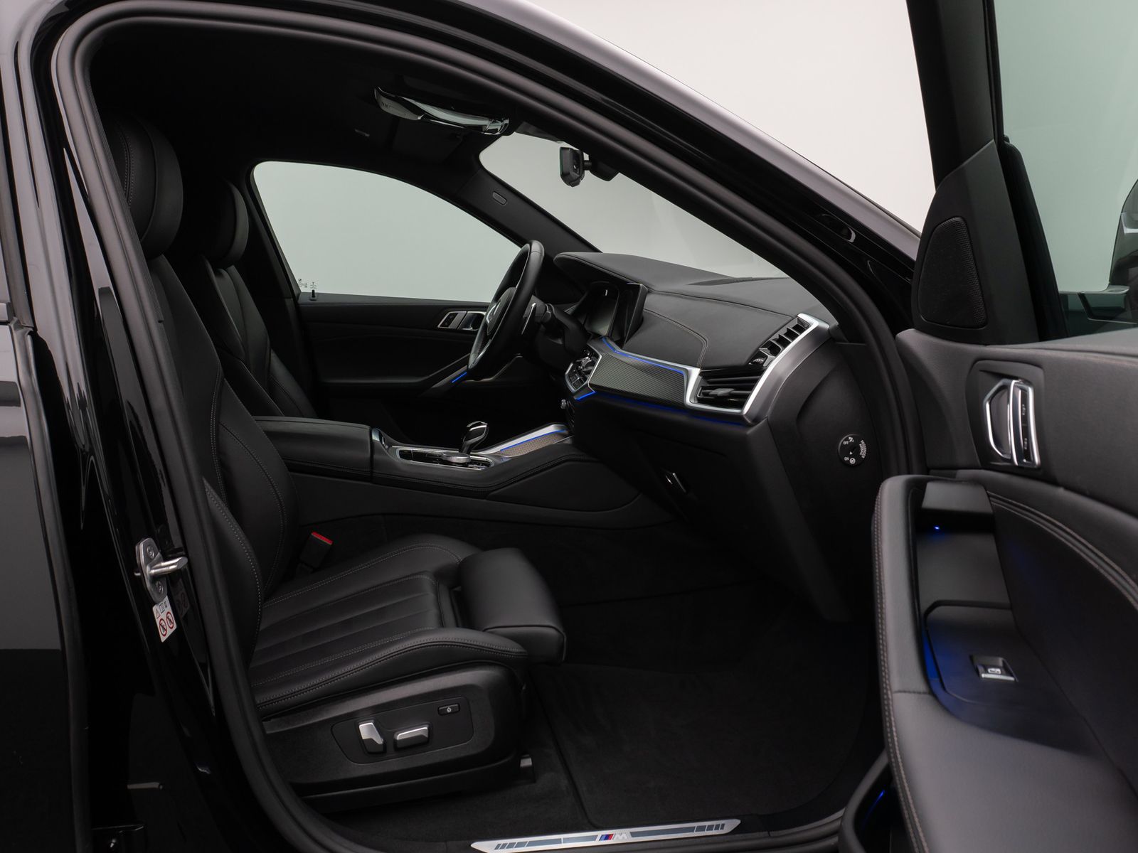 Fahrzeugabbildung BMW X6 xD40d M Sport Laser 360°HUD DAB H/K Komfort